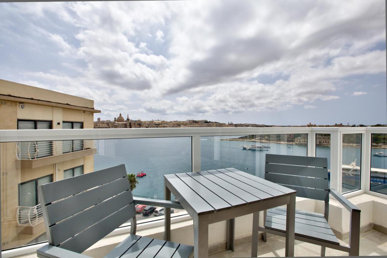 Sliema Duplex Penthouse With Sea Views & Private Terrace By Shortletsmalta Exterior photo