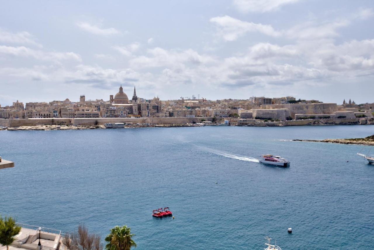 Sliema Duplex Penthouse With Sea Views & Private Terrace By Shortletsmalta Exterior photo